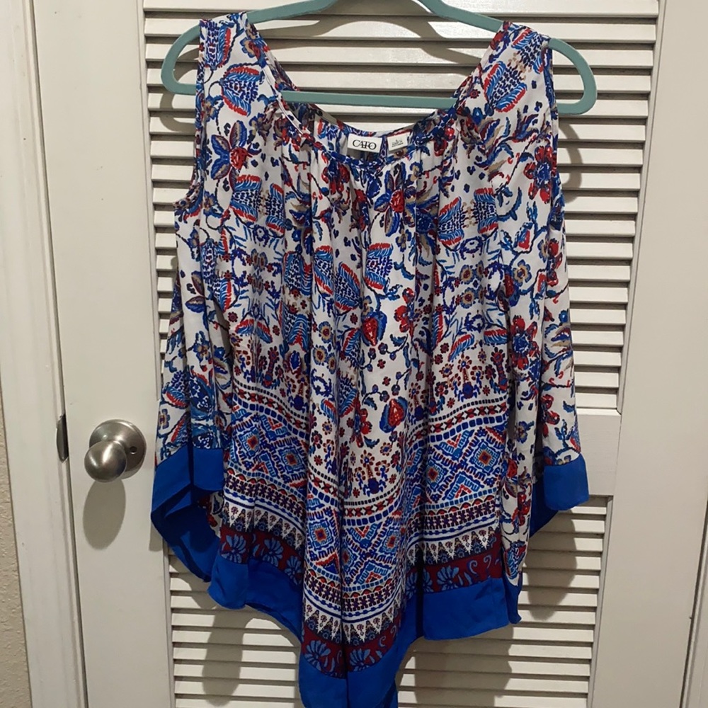 EUC Large Cold-Shoulder Bell-Sleeve Top